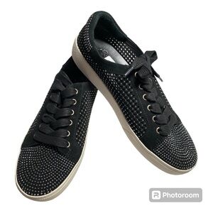 NWT Vince Camuto Leather Chenta Sneakers Perforated & Studded Lace Ups Size 7.5